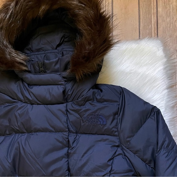 The North Face Women’s New Dealio Down Parka In Navy - Picture 4 of 10